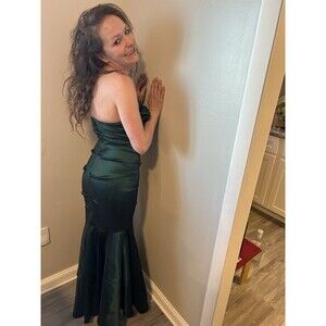 Jump Apparel by Wendy Chalfin Green Satin Mermaid Strapless Long Dress Size 3/4